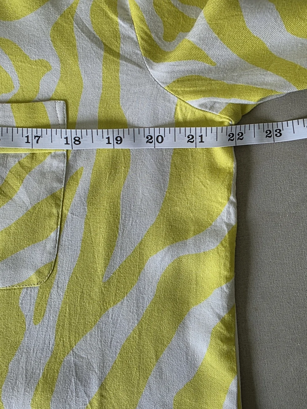 By Anthropologie Zebra Print Flannel Preppy Shirt PJ Top XS Citron Casual Chic - Picture 9 of 10